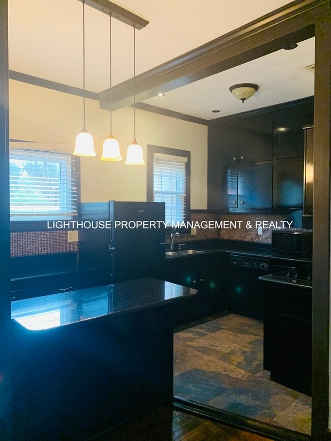 Building Photo - Coming Soon! Charming 2 Bedroom Home in Historic San Marco!