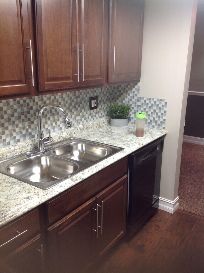 Kitchen - 2366 E Mall Dr