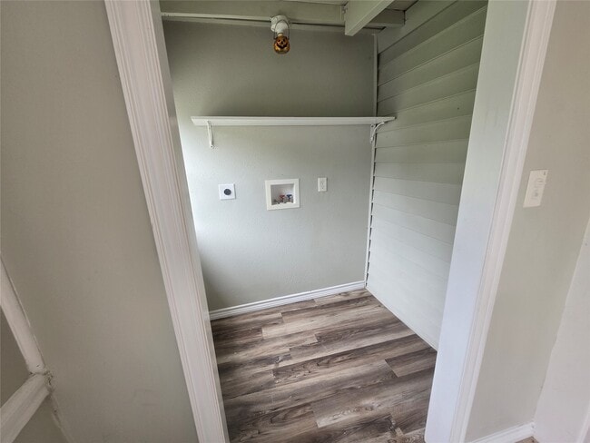 Building Photo - 202 N Logan St