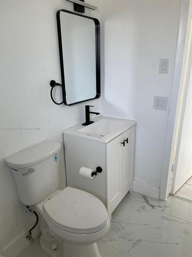 Building Photo - 6025 Polk St