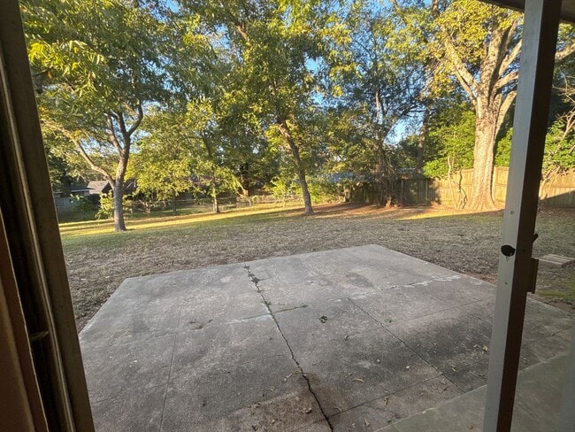 Building Photo - 204 Ridgecrest Dr