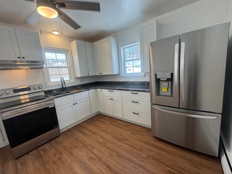 Building Photo - 230 Church St