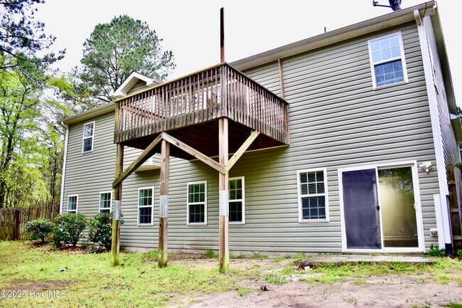 Building Photo - 315 Adams Cir
