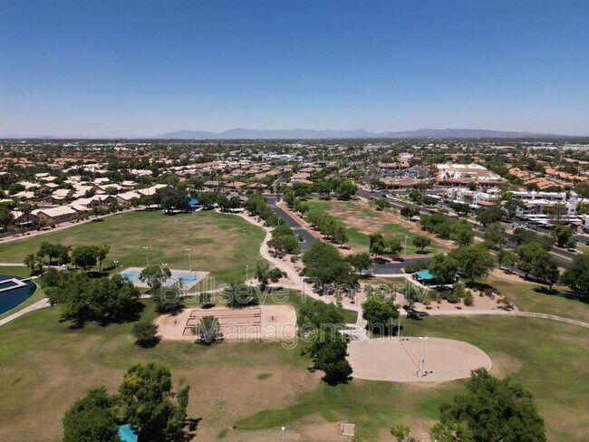 Building Photo - 809 S Lagoon Dr