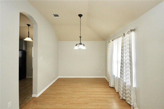 Building Photo - 3728 Pine Needle Cir