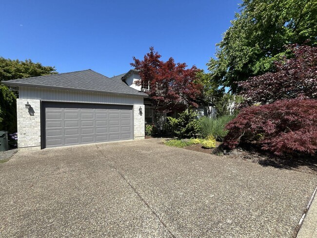 Building Photo - Beautifully Updated 3-Bedroom Bethany Home with Chef's Kitchen, Huge Bonus Room and Private Backyard