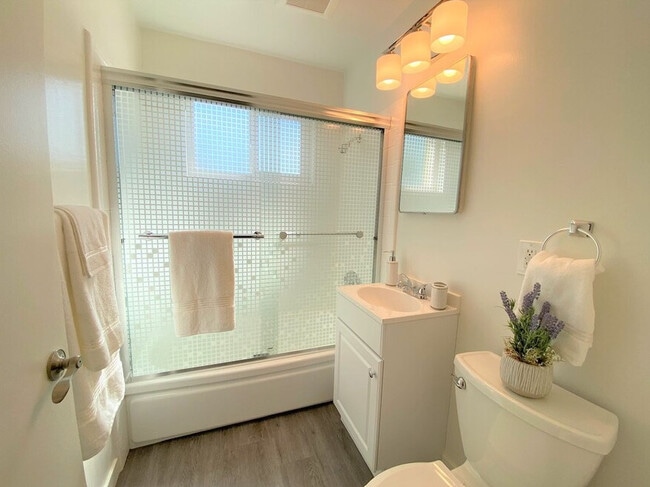 Building Photo - The Alterra: Beautiful One-Bedroom Apartments in the Heart of Downtown Walnut Creek