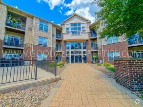 Building Photo - 2 Bedrooms 2 Bathroom Condo on Grand