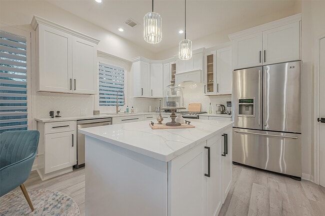 Building Photo - 643 Avery Dr