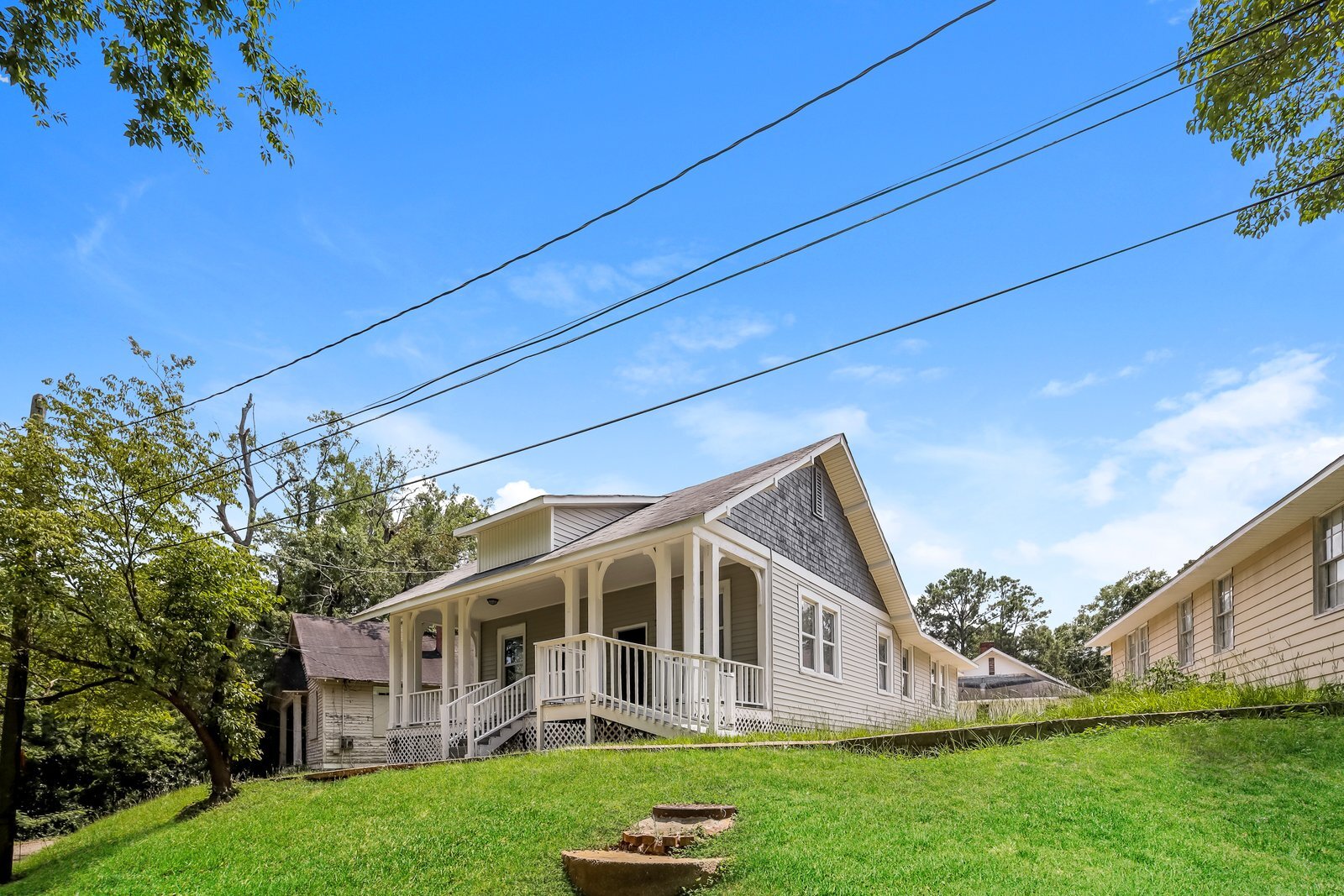 Building Photo - 2 Beechwood Heights