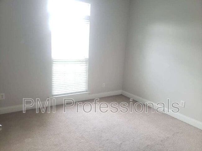 Building Photo - 1205 Cascade Falls Dr