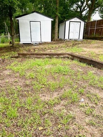 Building Photo - 302 Lakewood Dr