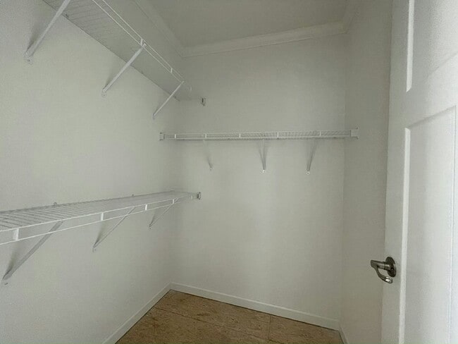 Building Photo - 2914 Stallion Ct