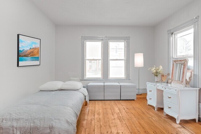 Building Photo - 26 Melvin St