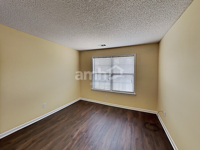 Building Photo - 515 Bass Chase NW