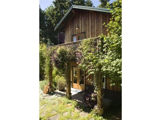 Building Photo - Langley Craftsman in Park-Like Setting and One Small Pet Allowed