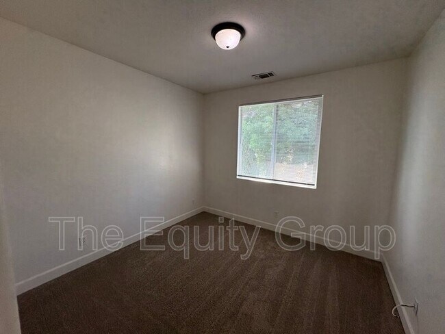 Building Photo - 3047 W Harold Ct