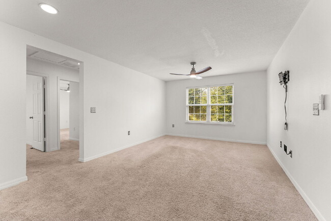Building Photo - Spacious 3-Bed, 2.5 Bath End Unit Townhome...
