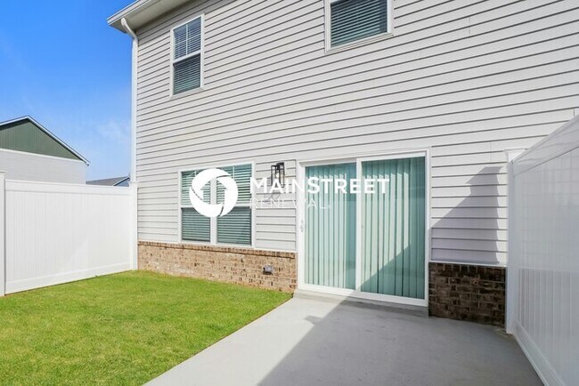 Building Photo - 3 Bedroom Pet-Friendly Home in Jeffersonville, IN with Main Street Renewal