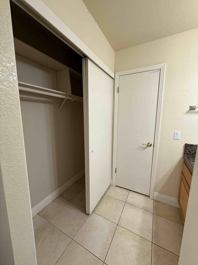 Building Photo - 3 Bed Antelope Home Close to Schools