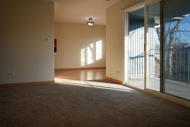 Building Photo - Stunning 2 Bed, 2 Bath Condo Available for Rent