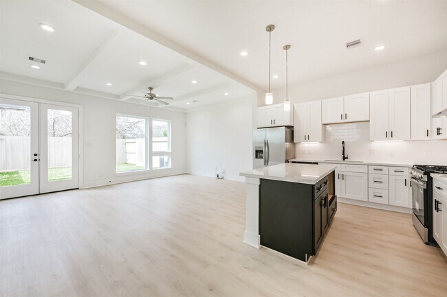 Building Photo - 3032 Gray St