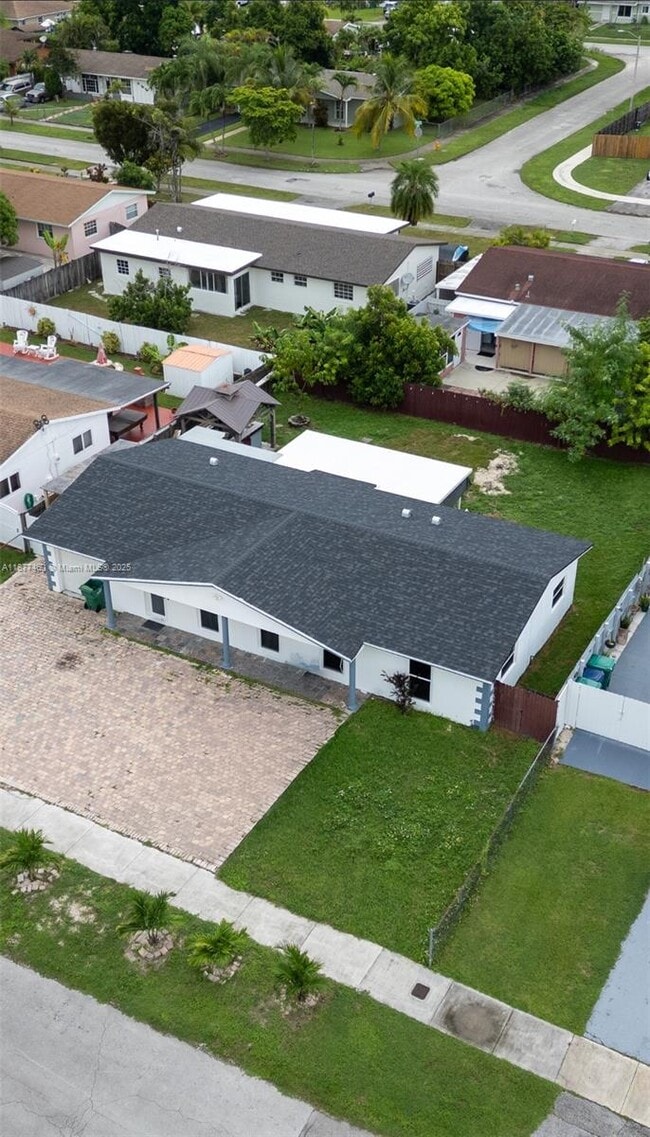 Building Photo - 15345 SW 104th Ave