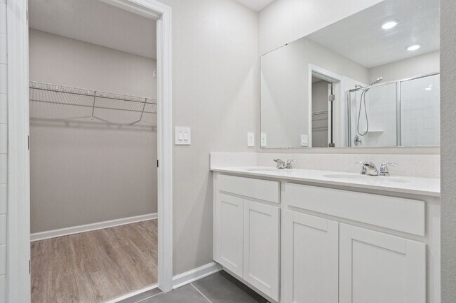 Building Photo - Spacious 4-Bed Retreat with 2.5 Baths in Davenport, FL – Your Next Rental Home Awaits!