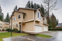 Building Photo - Large 3 Bedroom Townhouse - Bothell!