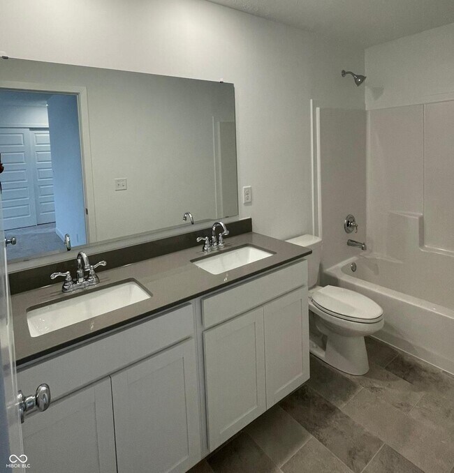 Building Photo - 6852 Orchard Run Cir