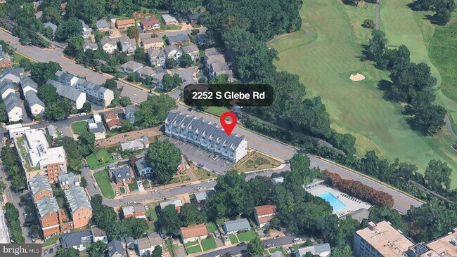Building Photo - 2252 S Glebe Rd