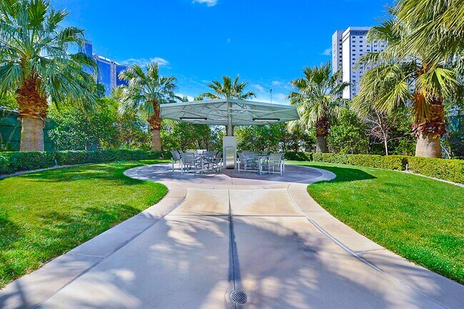 Building Photo - Turnberry Towers East 1507