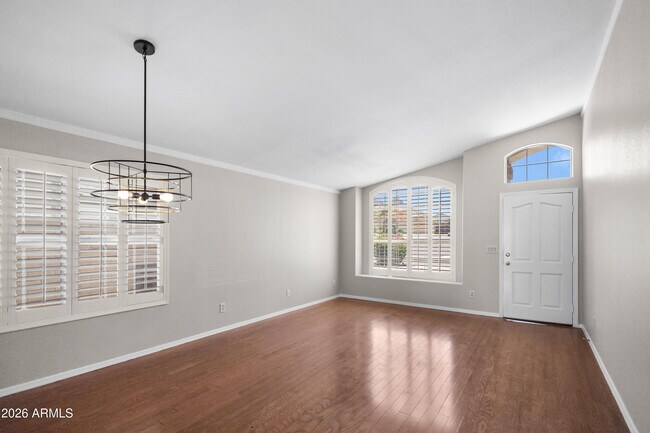 Building Photo - 1214 E Beverly Ln