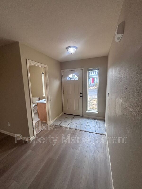 Building Photo - 7012 SE 72nd Ave