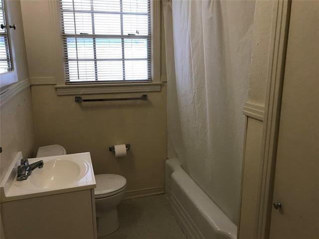 Building Photo - 4205 6th Ave