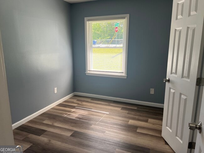 Building Photo - 2875 Carriage Ln