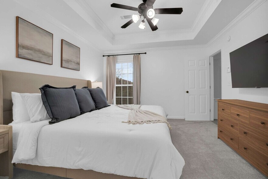 Building Photo - 8261 Dison Dr