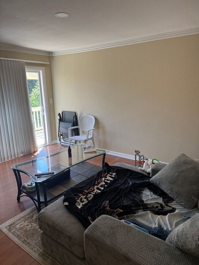 Building Photo - Cozy 1 Master Bedroom and 1 Bath