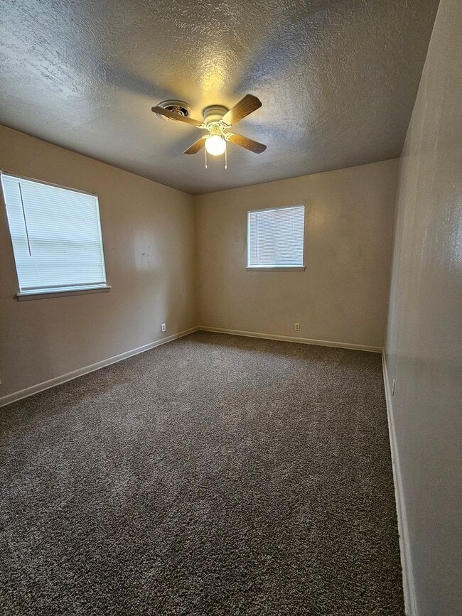 Building Photo - (3) Bed/(1) Bath in Core Norman! Pet Negotiable!