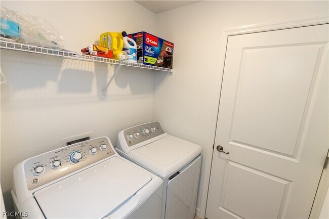 Building Photo - 16572 Kingwood Ln