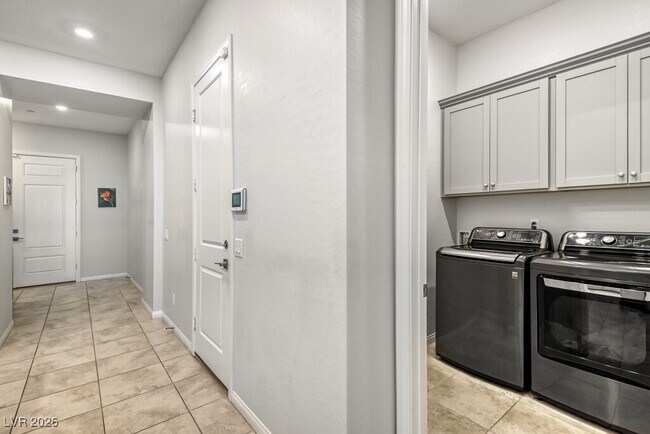 Building Photo - 342 American Dipper St