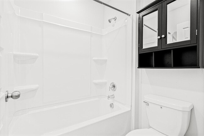 Building Photo - 504 Minim St