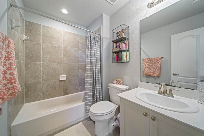 Building Photo - 1707 Benbrook Hollow Ln