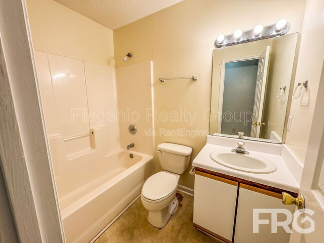 Building Photo - 3313 Parkway Ct