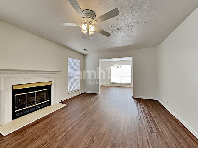 Building Photo - 2498 Port Kembla Dr