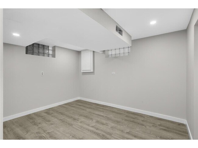 Building Photo - 3744 Perry Ave N