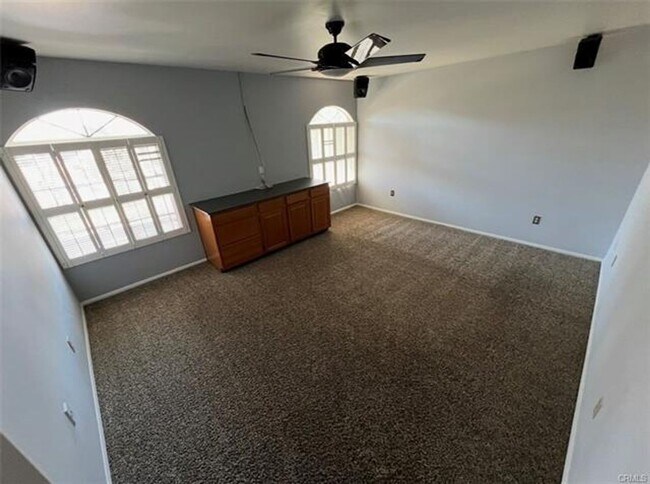 Building Photo - Beautiful single story Canyon Lake Home