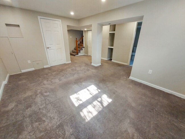 Building Photo - Fully updated 3br/2bth with large yard in ...