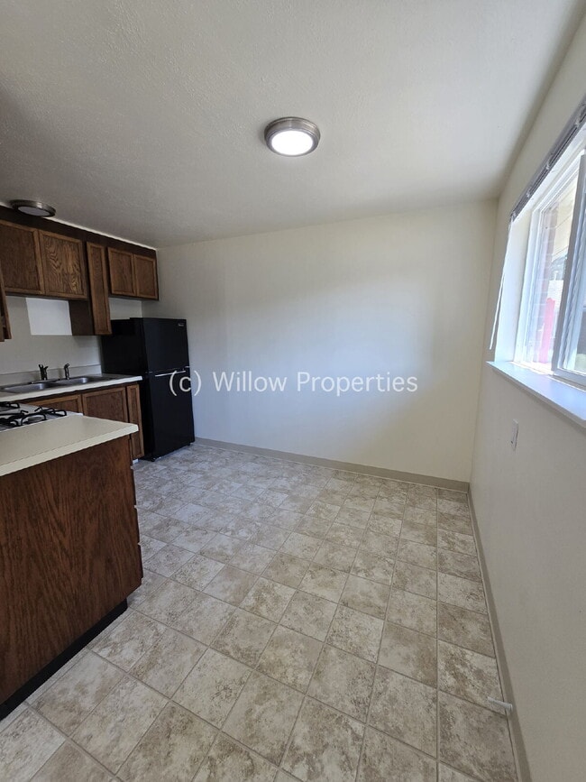 Building Photo - "Charming 1-Bedroom Duplex in Lakewood – C...