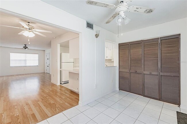 Building Photo - 4158 S Tamiami Trl